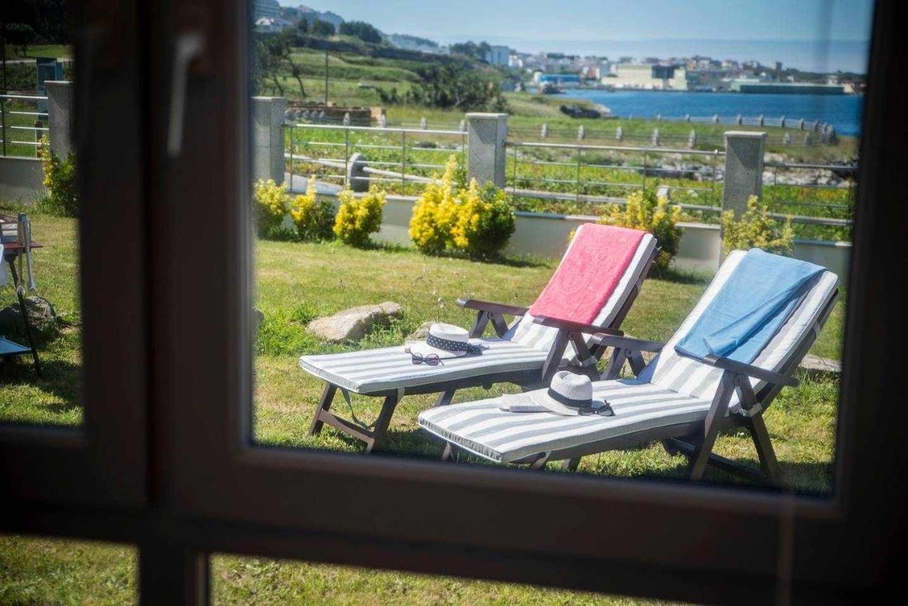 فيلا Burelaفي Chalet Pareado Con Jardin En 1ª Linea De Mar المظهر الخارجي الصورة