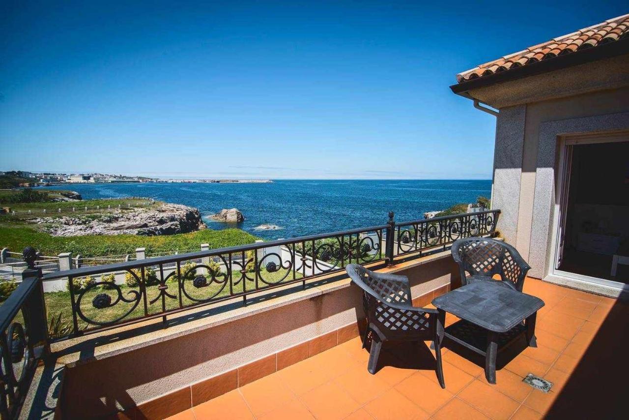 فيلا Burelaفي Chalet Pareado Con Jardin En 1ª Linea De Mar المظهر الخارجي الصورة