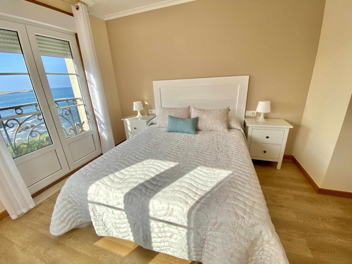 فيلا Burelaفي Chalet Pareado Con Jardin En 1ª Linea De Mar المظهر الخارجي الصورة