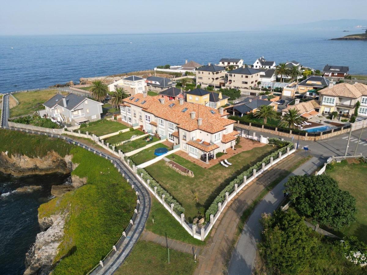 فيلا Burelaفي Chalet Pareado Con Jardin En 1ª Linea De Mar المظهر الخارجي الصورة
